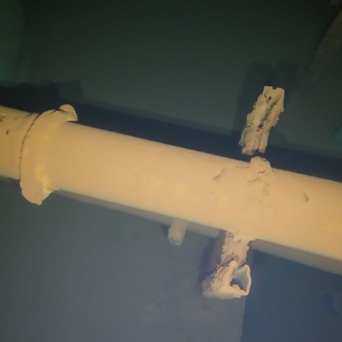 Sprinklertank-Inspektion: Betontank, 15 Jahre – Inspekt Stahlrohr Rohrschellen Korrosi Ablagerungen